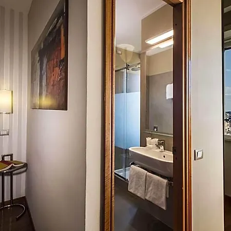 Western Piccadilly 4*