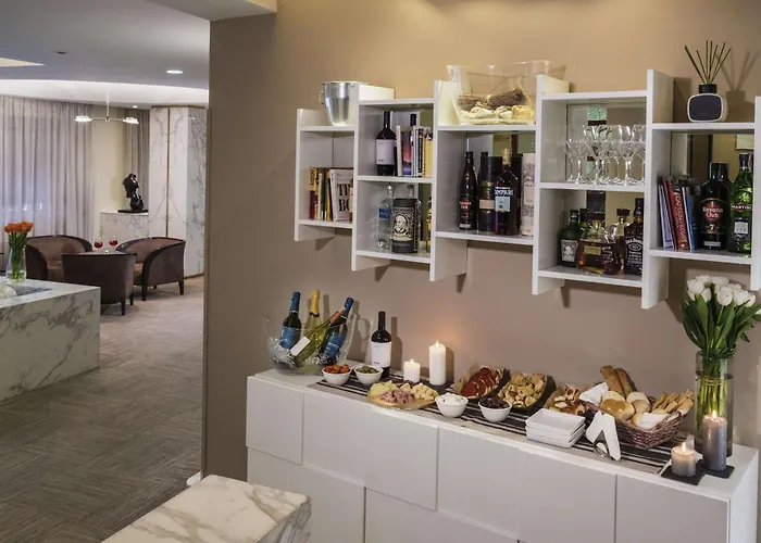 Western Piccadilly Hotel 4*