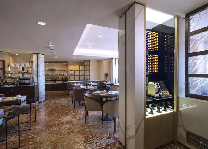 Western Piccadilly Hotel 4*