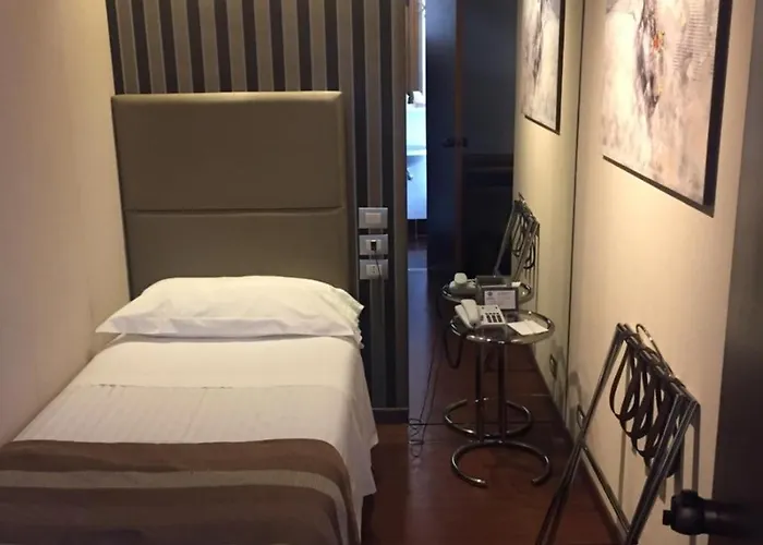 Western Piccadilly Hotel 4*