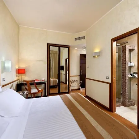 Western Piccadilly Hotel 4*